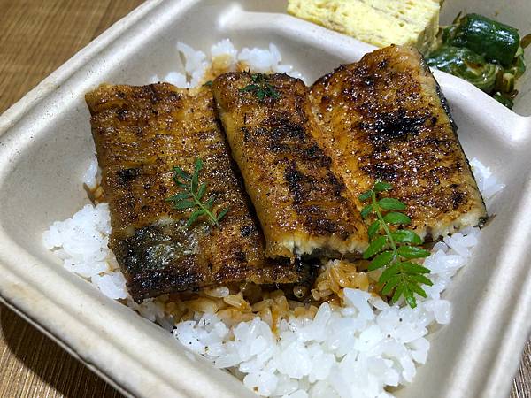 [食記] 高雄 國秀食堂 限量鰻魚飯 聽說鴨胸飯不錯
