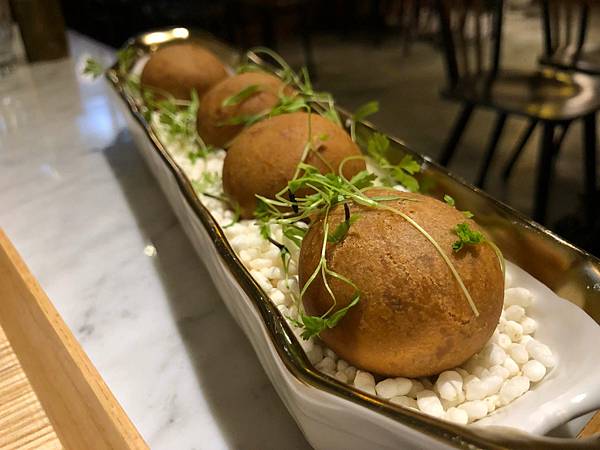 [食記] 高雄 永心鳳茶 貴桑桑而餐點普普的簡餐店