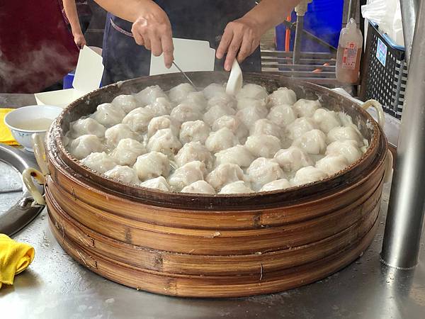 [食記] 香香肉圓 新興第二市場 一顆只要10元