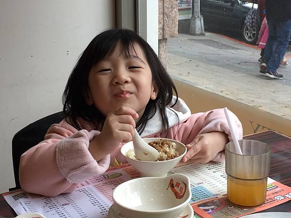 士林刷刷鍋滷肉飯