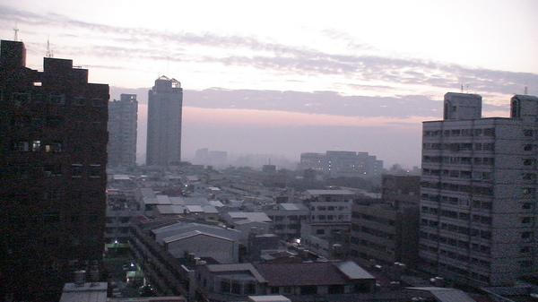 2008.12.12清晨六點的天空.jpg