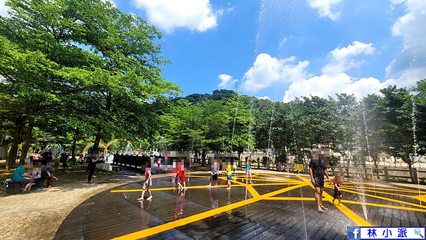 【基隆親子景點】基隆暖暖親水公園~大象溜滑梯~噴水步道~免費