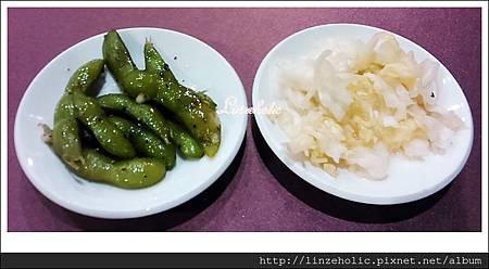 2014.08 台南榮星川味餐廳_招待之毛豆和泡菜 2014.08 台南榮星川味餐廳_招待之毛豆和泡菜