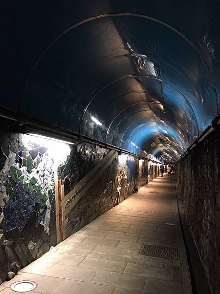 藍色隧道-1.jpg