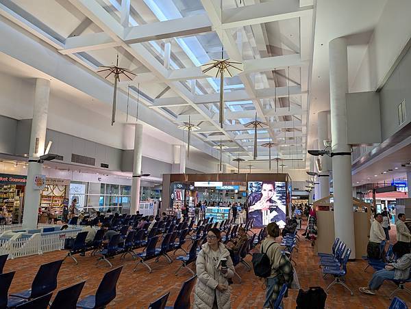 [玩的]中華航空CI852 泰國清邁CNX→台北桃園TPE 