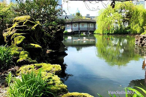 向鄰居中式庭園借景