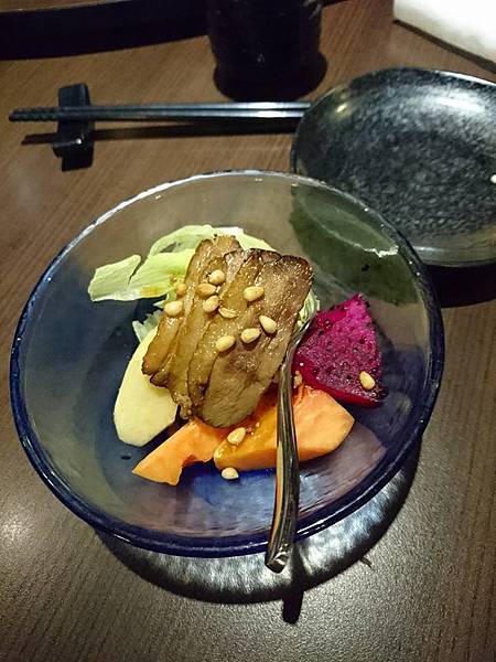 鴨肉沙拉.jpg 鴨肉沙拉.jpg