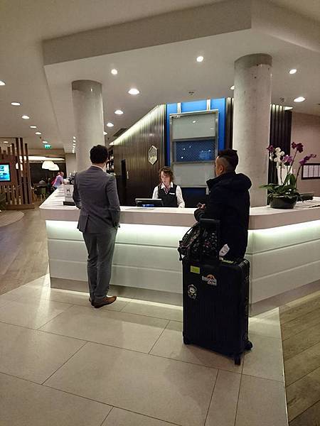 飯店check in.jpg 飯店check in.jpg