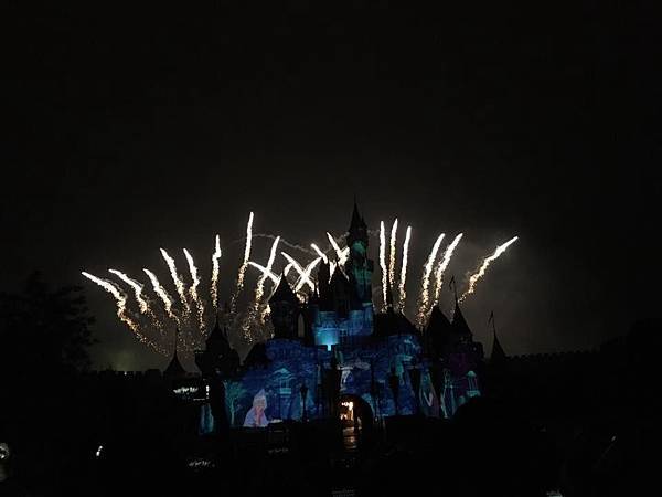 夜間煙火2.jpg 夜間煙火2.jpg