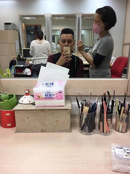 剪髮2.jpg 剪髮2.jpg