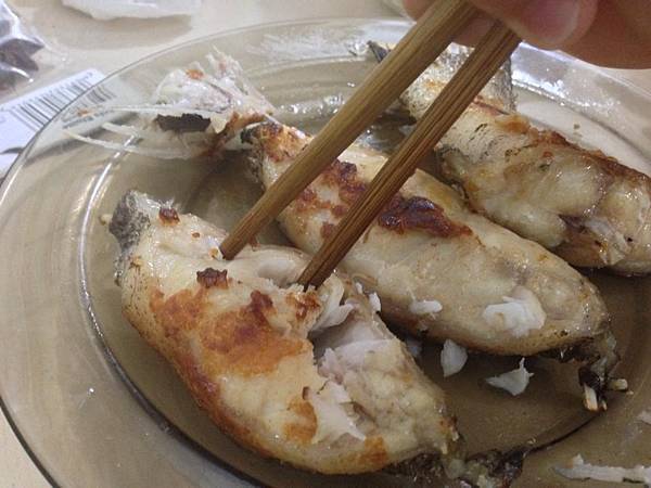 簡單平凡的一餐-魚料理加燙青菜1.jpg