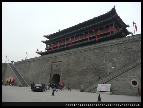 20101112_113630_ShanXiXiAnCityWall.JPG