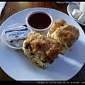 20140418_175059_LeuraCafeMadeleine.JPG