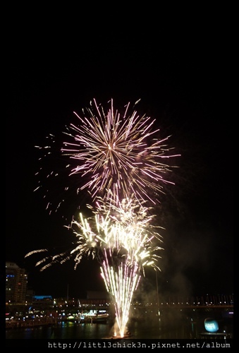 20150117_200836_DarlingHarbourFireworks.JPG