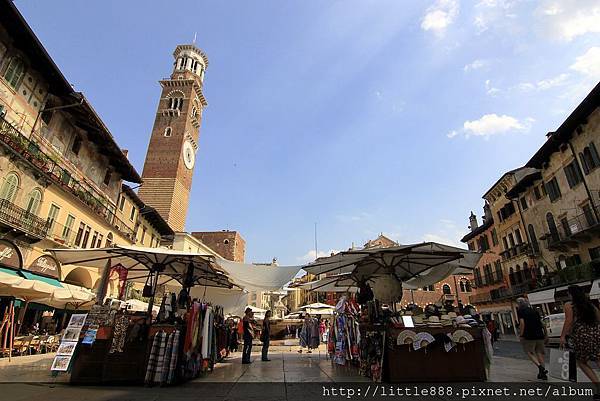 百草廣場 Piazza delle Erbe