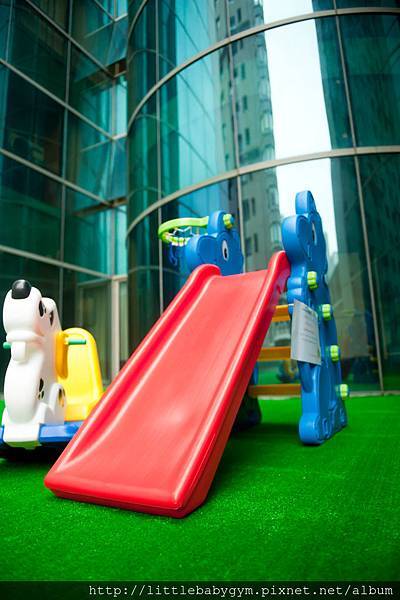 戶外遊戲區.jpg