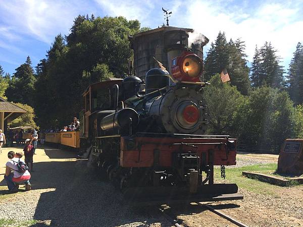 Roaring Camp Railroads & Santa Cruz (18).jpg