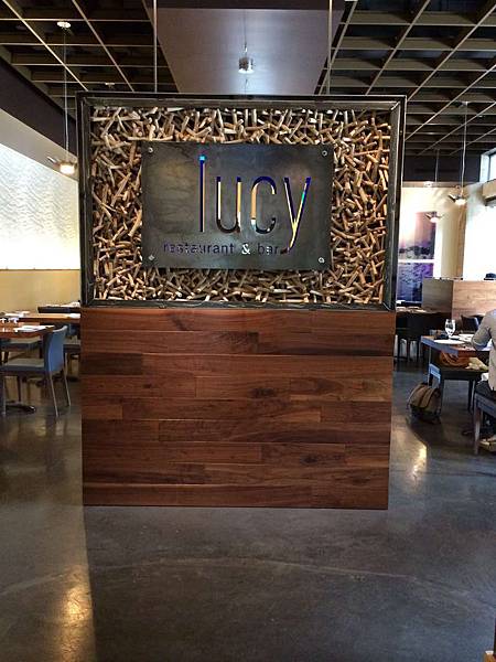 Lucy Restaurant and Bar (4).jpg