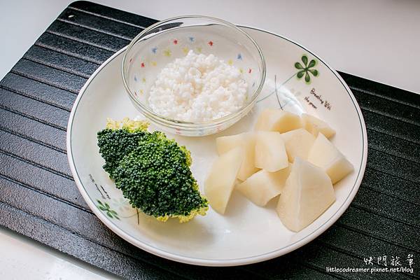 綠花椰菜馬鈴薯米糊備料