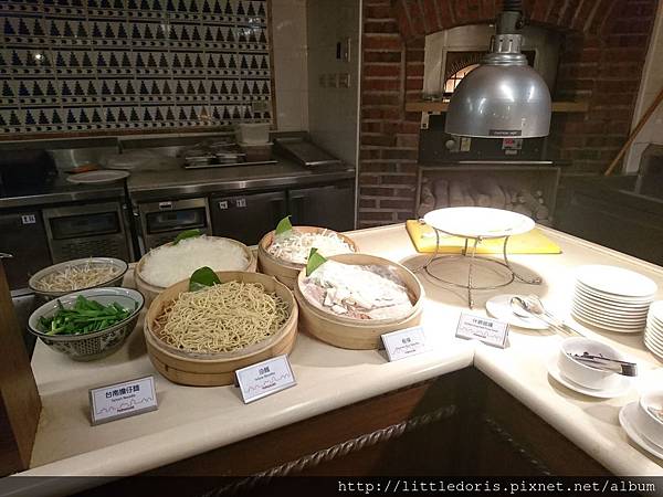 花蓮理想大地-里拉餐廳自助晚餐篇(107.03.18) 花蓮理想大地-里拉餐廳自助晚餐篇(107.03.18)
