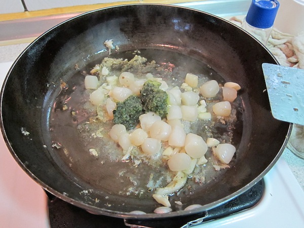 [料理] 香煎魴魚佐青醬干貝麵4