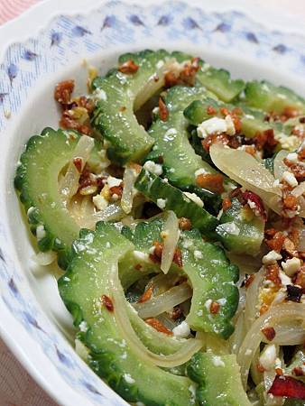 简易凉拌绿苦瓜两款