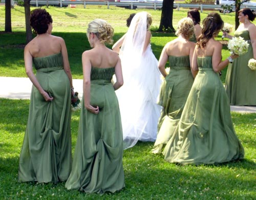 bridesmaid-wedgies.jpg