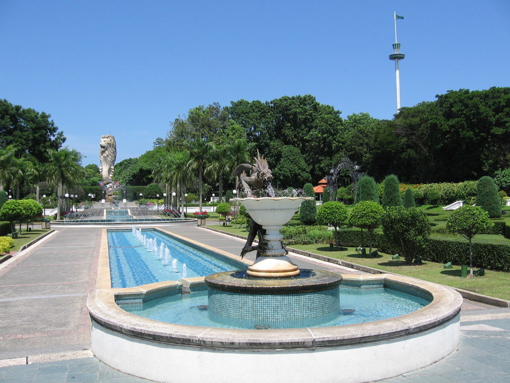 Fountain_Gardens,_Sentosa,_Aug_06.jpg