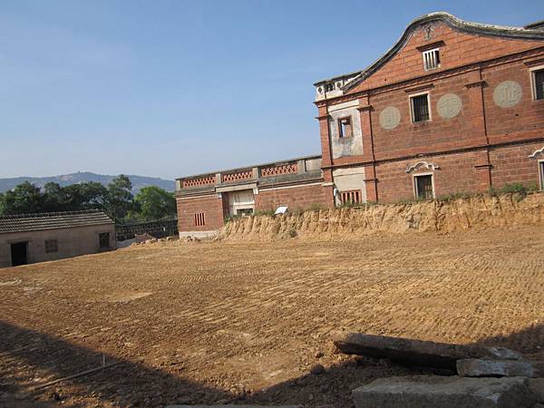 金門后埔頭老家洋樓旁的建地，是思源會館預定地。