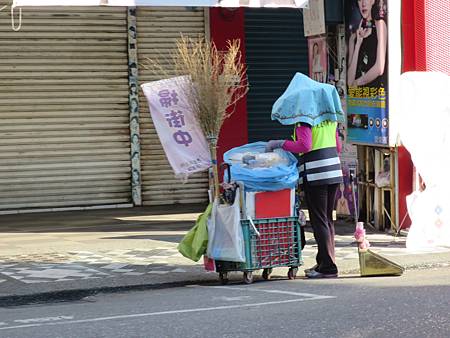 ”掃街中”～環保的尖兵