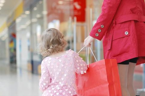 mom-shopping-with-little-girl_large mom-shopping-with-little-girl_large