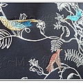 2011非摺疊款季節限量刺繡包長M海軍藍工很細ok.jpg