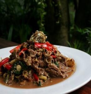 聖羅勒紅樹螞蟻牛肉(Red Tree Ants With Beef And Holy Basil)