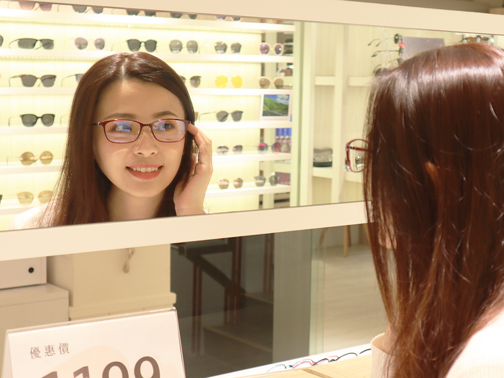 【生活。搭配】FitGlasses 視鏡空間~有線上APP試戴,不用出門也能買隱形眼鏡 (近湖光市場和捷運內湖站)