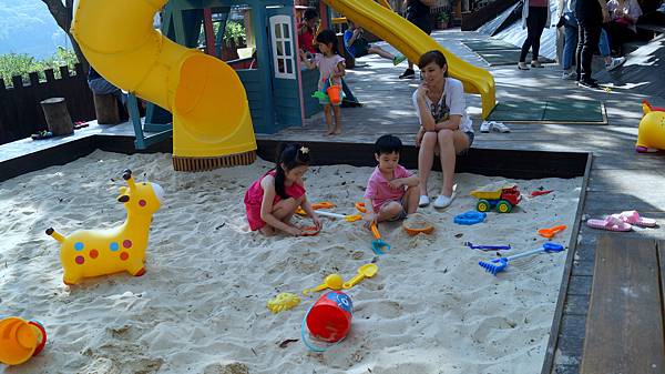 0602-12.jpg 0602-12.jpg
