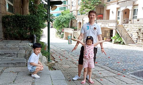 0603-243.jpg 0603-243.jpg