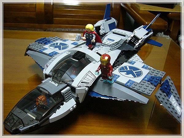 【乐高】复仇者联盟 - 昆式隐形战斗机