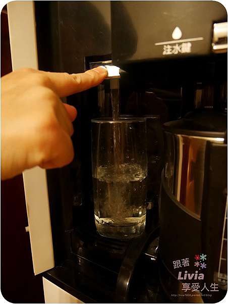 生活 好物 奇蹟水專利無菌袋裝水飲水機天天補充的對的水在家也能喝好水 跟著livia享受人生 跟著livia享受人生 痞客邦
