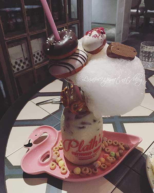 美食 台北大安 難忘的慶生夜september Cafe 美哭人魚尾巴翻糖蛋糕 派對城super Party 造型氣球 捲捲 Livia S Treasure Box 痞客邦