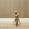 realistic-wood-sculpture-peter-demetz-1.jpg