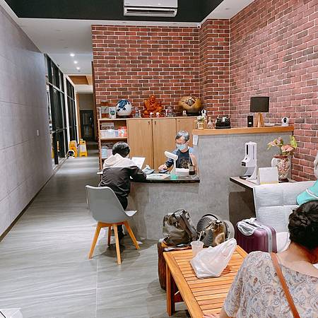 台南住宿推薦，超寬敞的和室六人房，獨立乾淨衛浴，遇知安平。