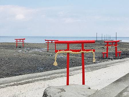 The Floating Torii Gate of Ouo Shrine (1).jpg