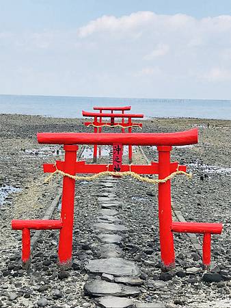 The Floating Torii Gate of Ouo Shrine (3).jpg