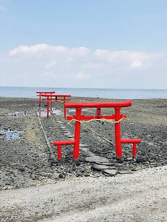 The Floating Torii Gate of Ouo Shrine (2).jpg