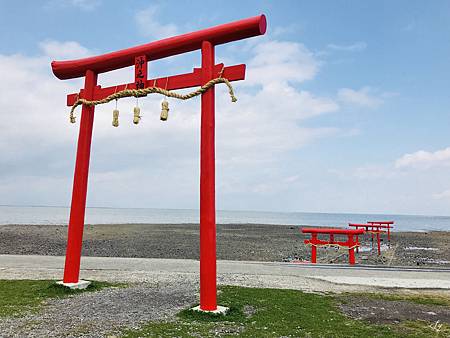 The Floating Torii Gate of Ouo Shrine (6).jpg