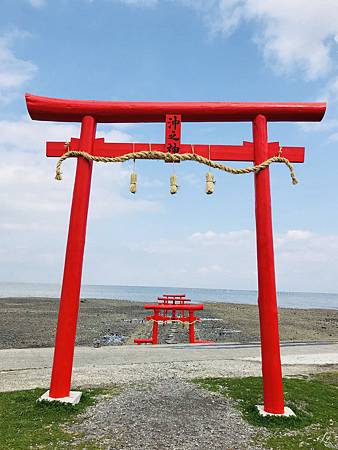 The Floating Torii Gate of Ouo Shrine (7).jpg