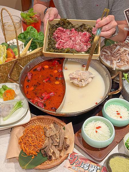 《台北美食》撈王鍋物料理 松江南京店~台北營業到凌晨的中式火