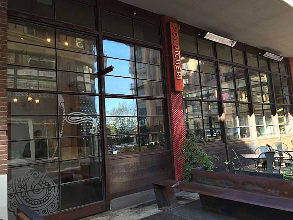 julie mobile pic 6040.jpg