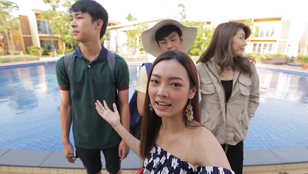 開直播的網美姐姐