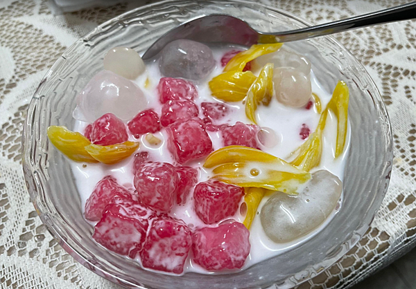 泰式甜點輕鬆做 - 紅寶石椰奶 ทับทิมกรอบ Tub